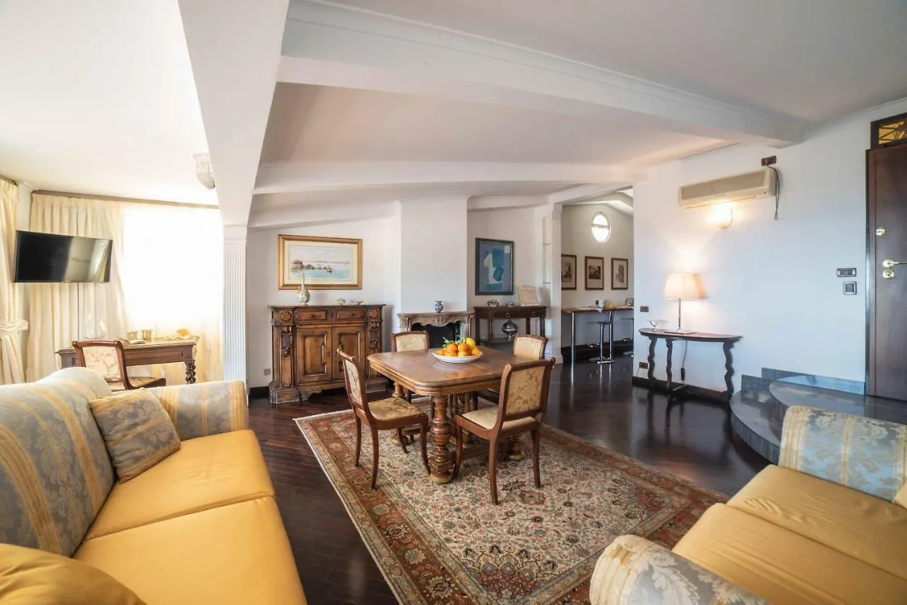 Palazzo Di Ferro Taormina Apartment 0*,  Italy