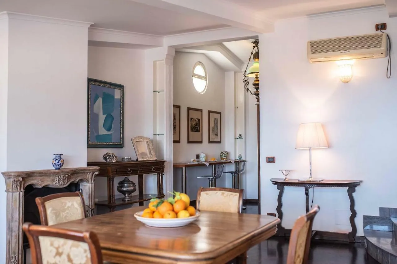 Palazzo Di Ferro Taormina Apartment