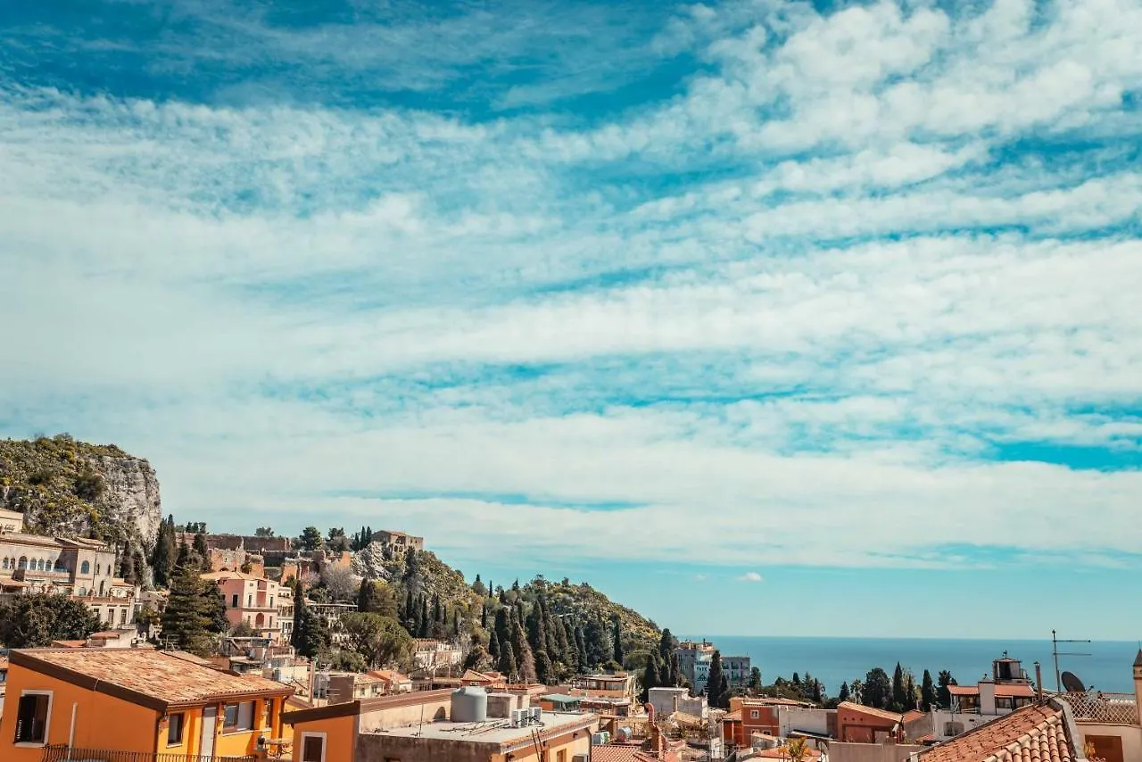 Palazzo Di Ferro Taormina Apartment Italy